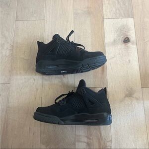 Black Cat Jordan 4